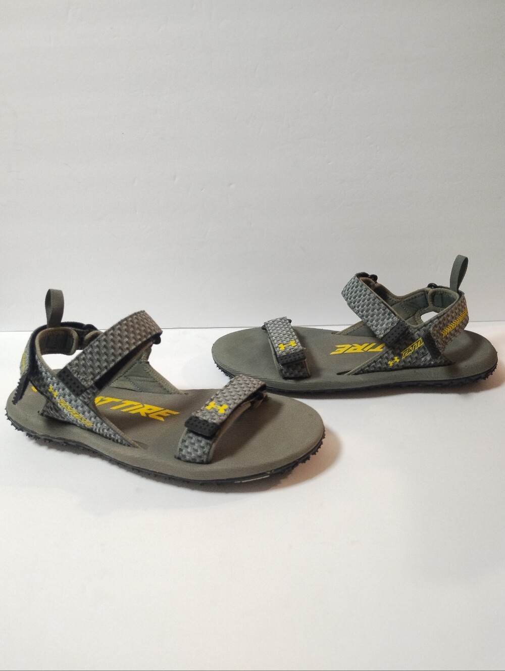 Under Armour Fat Tire Men's Size 11 Gray Black Yellow Hiking Strap Sandals